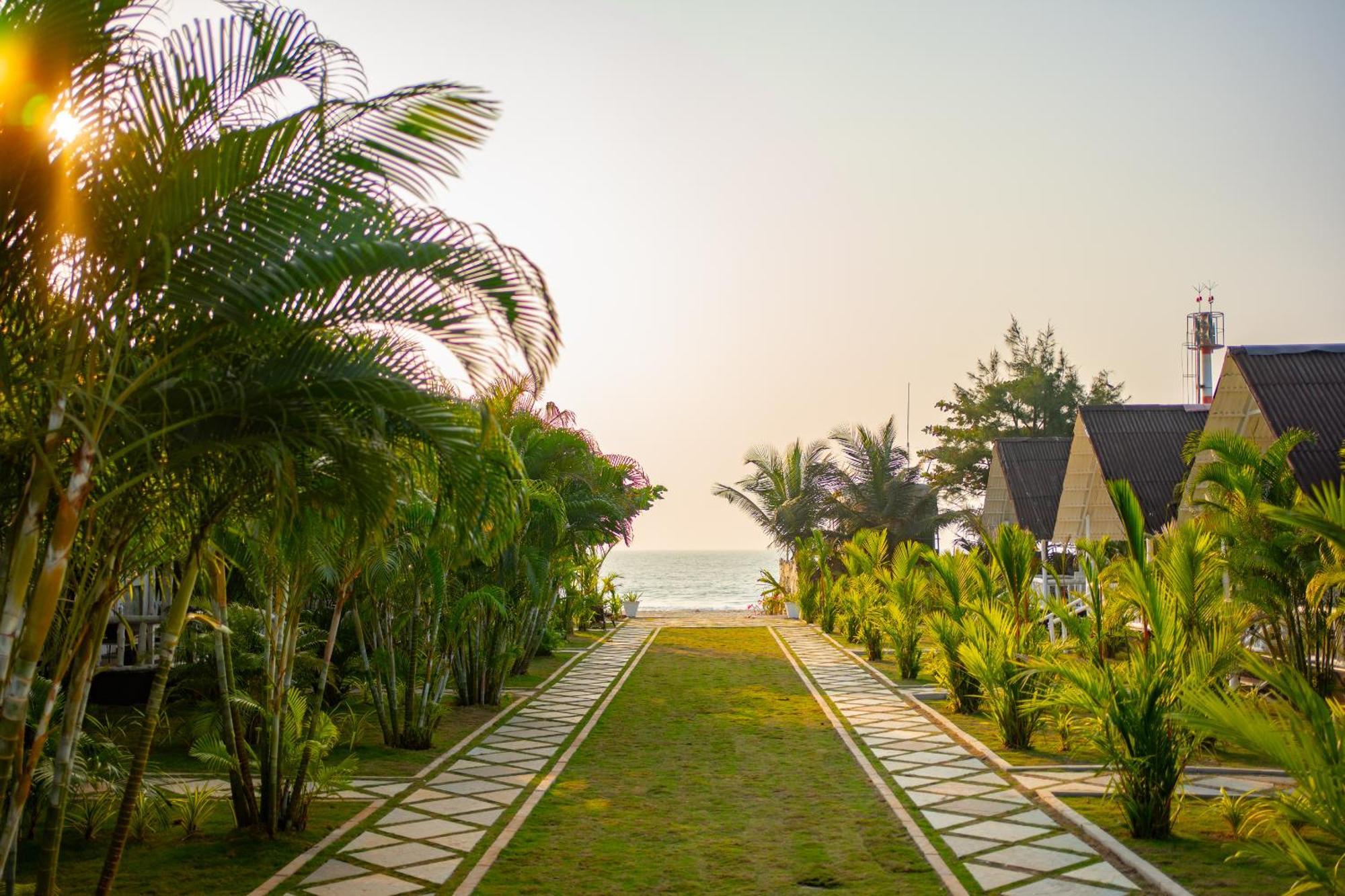 Royal Agonda Hotel Exterior photo